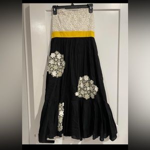 Woman’s dress size 8